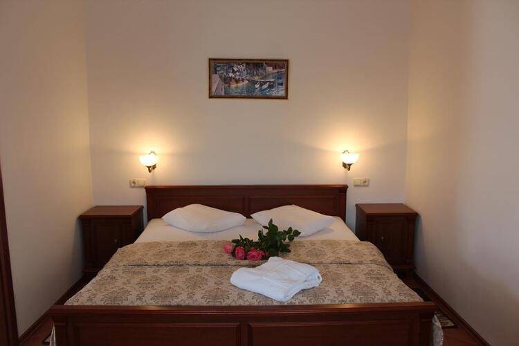 Atrium Kings Way Hotel
