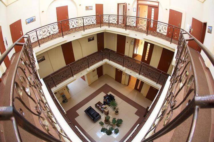 Atrium Kings Way Hotel