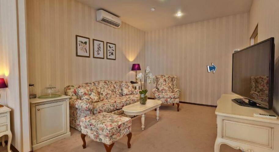 Dolphin Resort