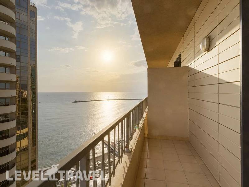 Фотография UPLAZA (Бывш. Бревис)