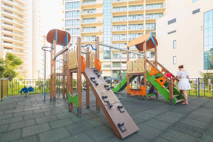 UPLAZA (Бывш. Бревис)