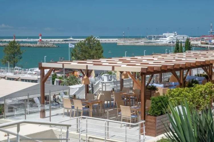 UPLAZA (Бывш. Бревис)