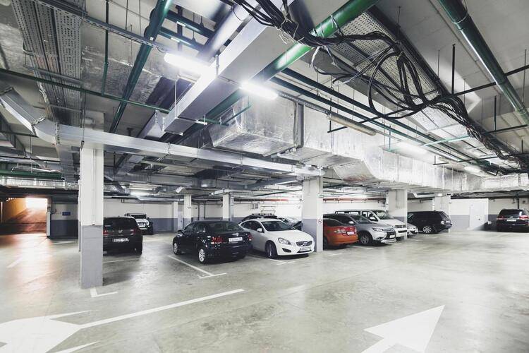 UPLAZA (Бывш. Бревис)