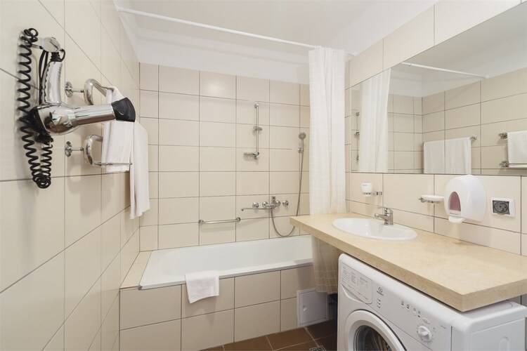 UPLAZA (Бывш. Бревис)