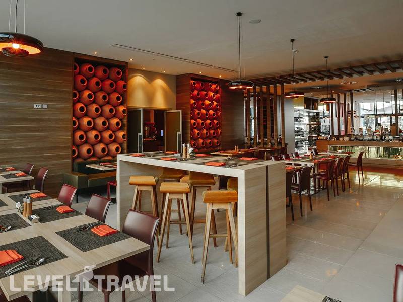 Фотография UPLAZA (Бывш. Бревис)