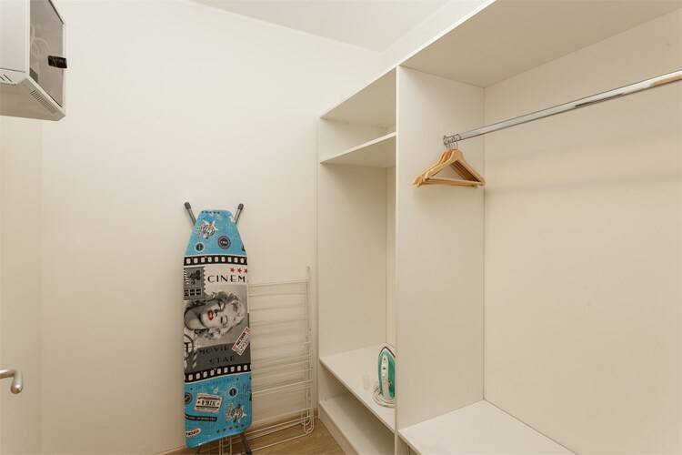 UPLAZA (Бывш. Бревис)