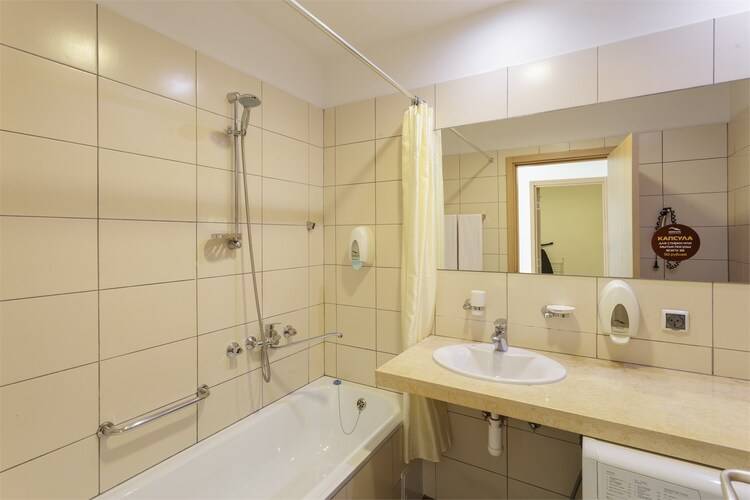 UPLAZA (Бывш. Бревис)