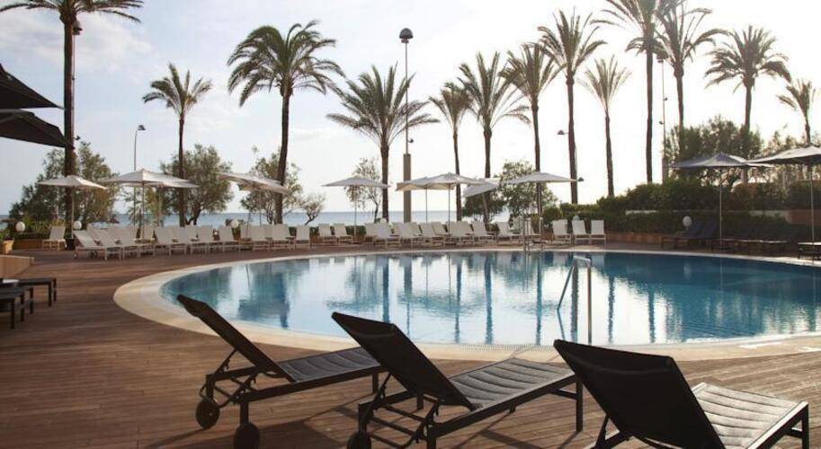 Hm Tropical Hotel