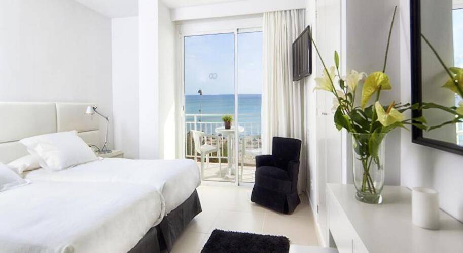 Hm Tropical Hotel
