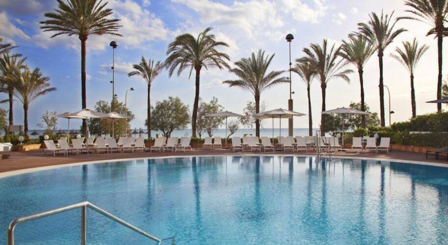 Hm Tropical Hotel