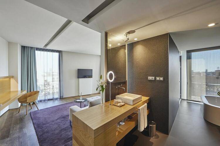 Ohla Hotel