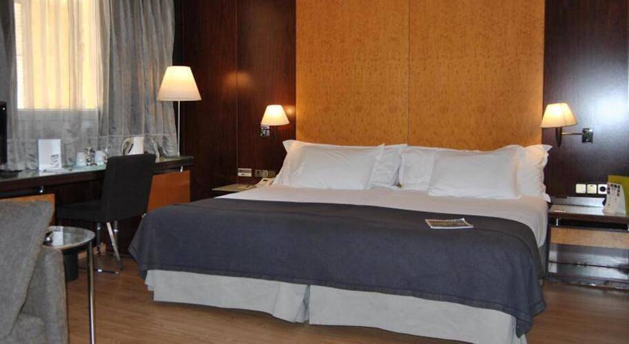 Silken Ramblas Hotel — фото 21