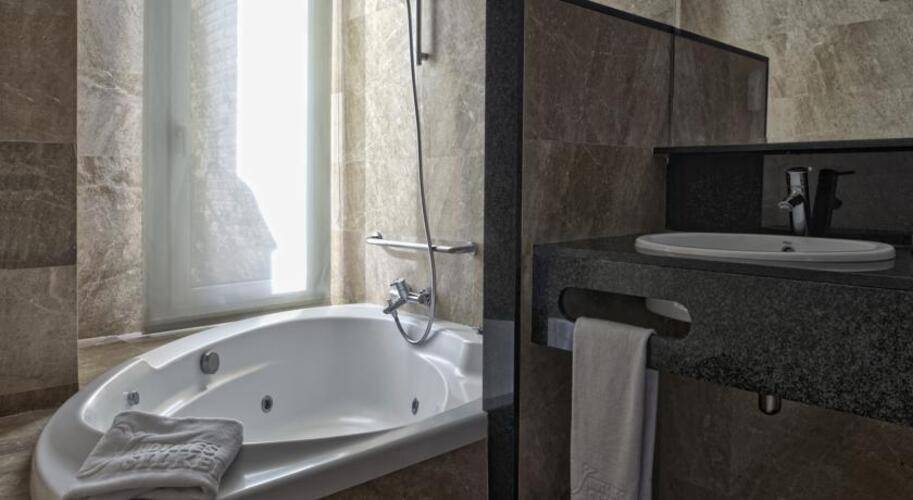 Silken Ramblas Hotel — фото 28