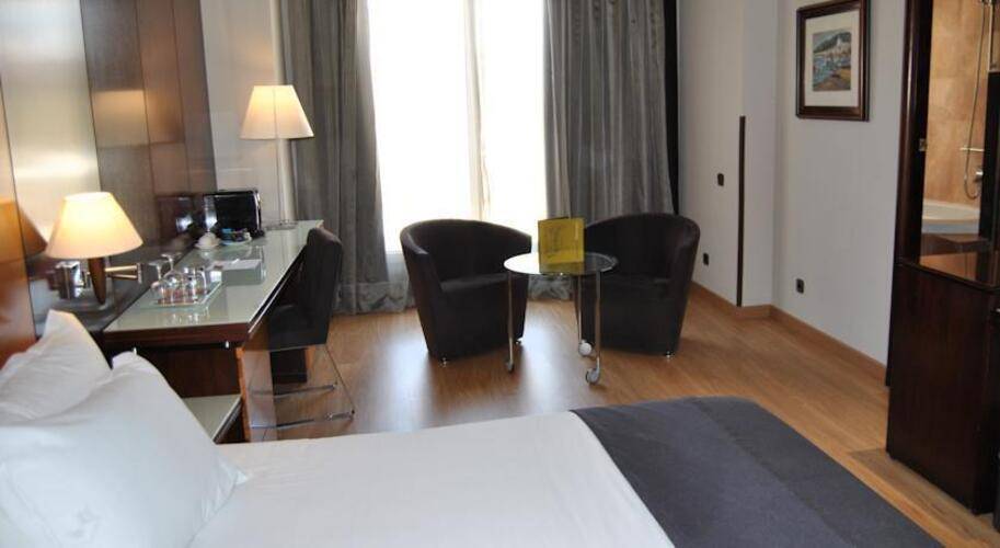 Silken Ramblas Hotel — фото 26