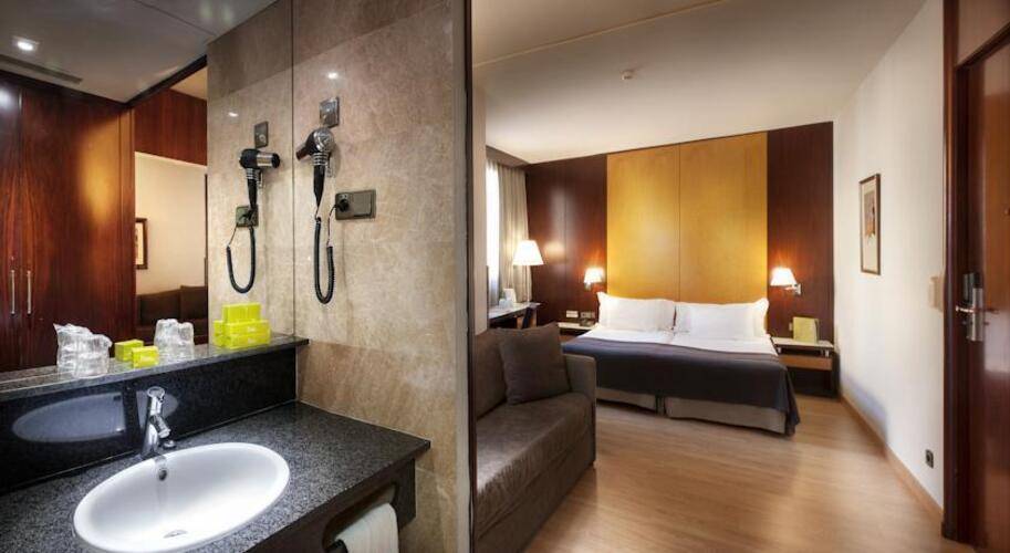 Silken Ramblas Hotel — фото 22