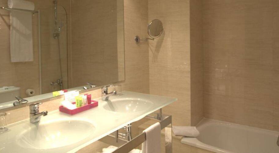 Zenit Barcelona Hotel — фото 13