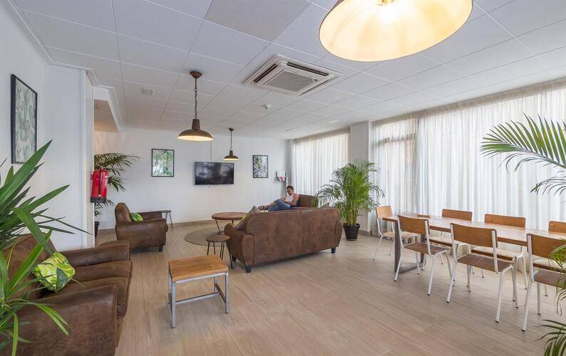 Checkin Garbi Hotel