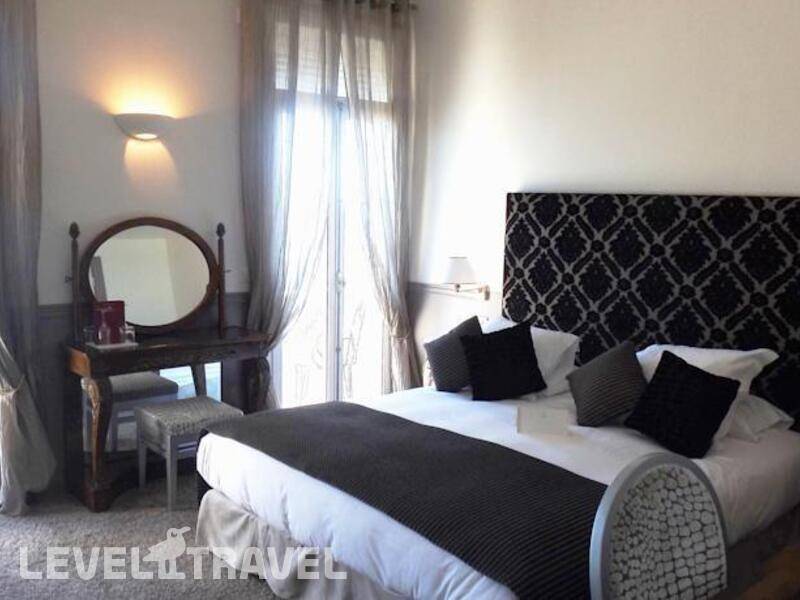 Фотография West End Hotel
