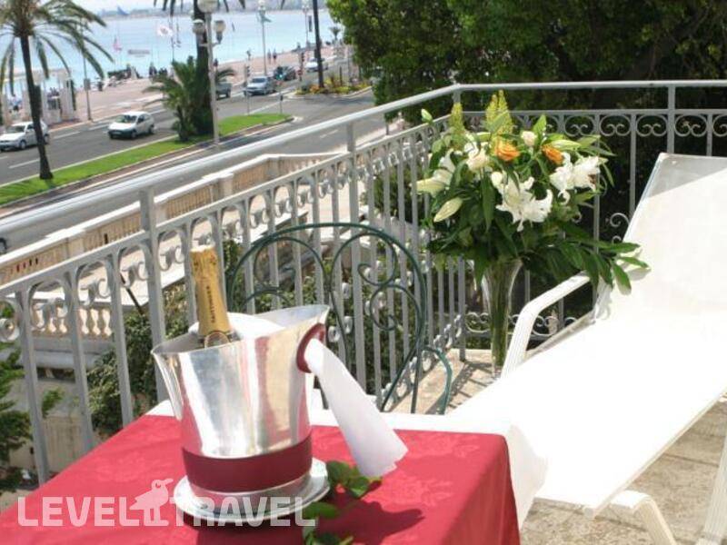 Фотография West End Hotel