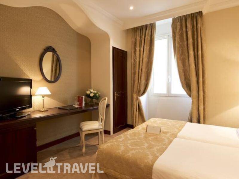 Фотография West End Hotel