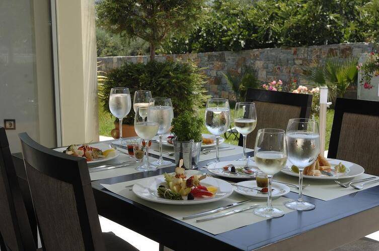 Angela Suites Boutique Hotel
