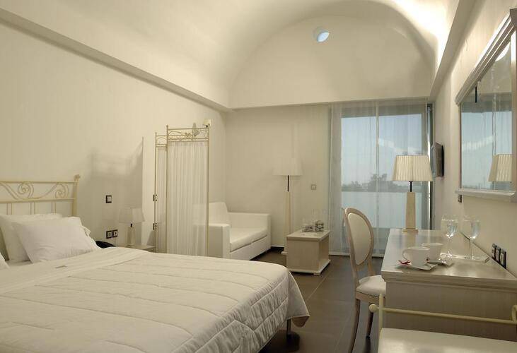 Angela Suites Boutique Hotel