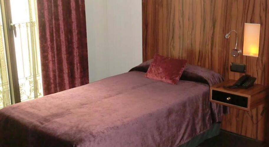 California Hotel — фото 10