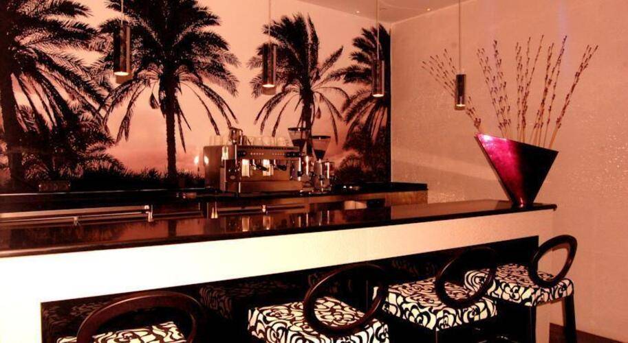 California Hotel — фото 30