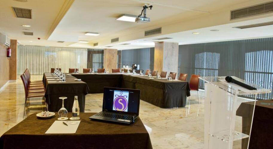 Salles Hotel Ciutat Del Prat — фото 32