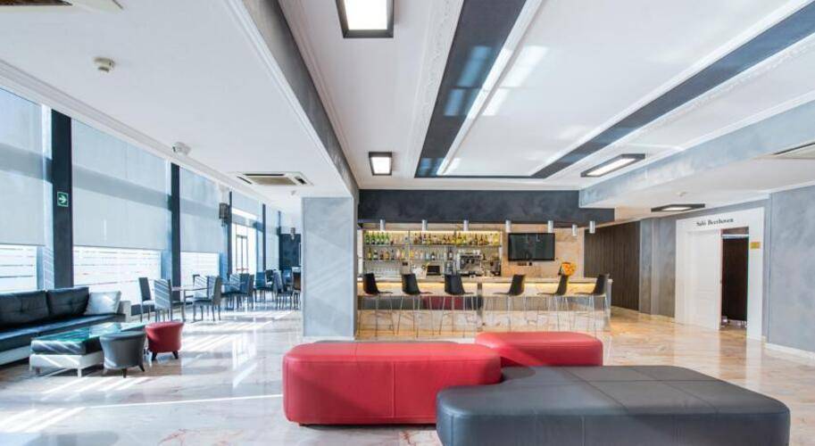 Salles Hotel Ciutat Del Prat — фото 8