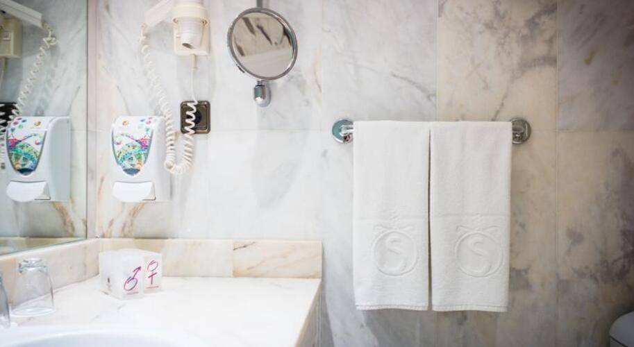 Salles Hotel Ciutat Del Prat — фото 26