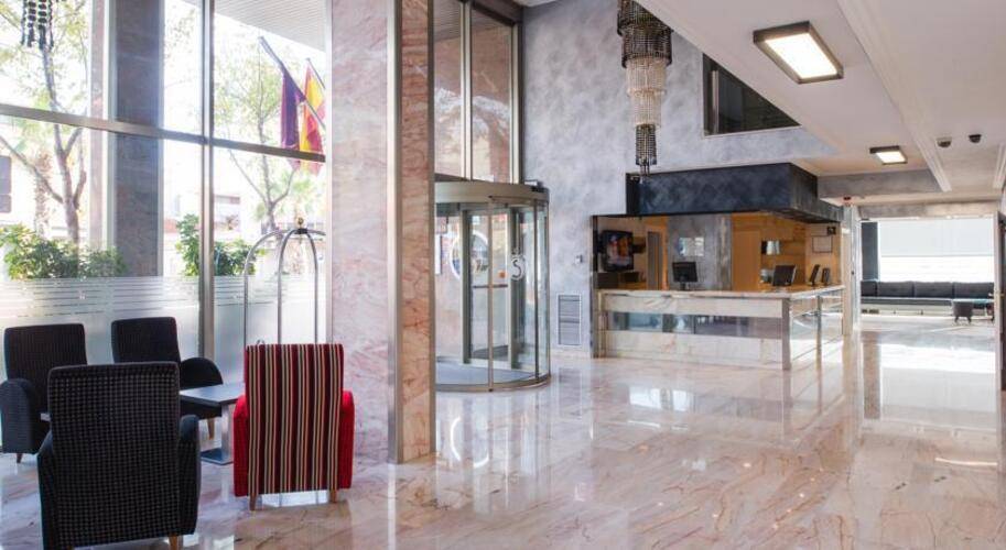 Salles Hotel Ciutat Del Prat — фото 24