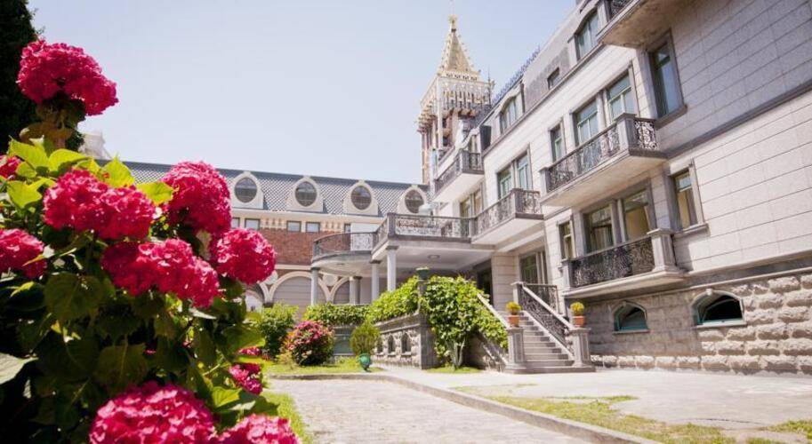 O. Galogre Hotel