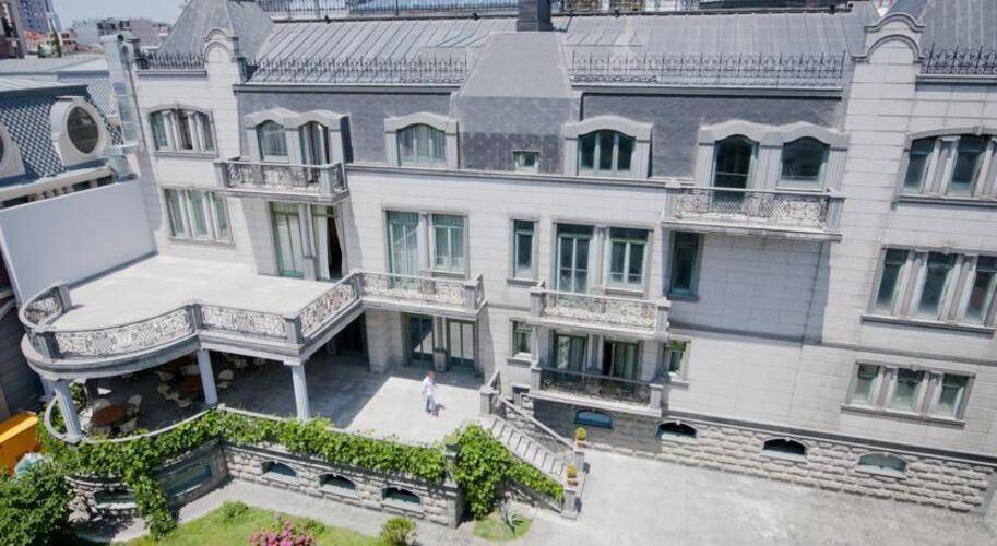 O. Galogre Hotel