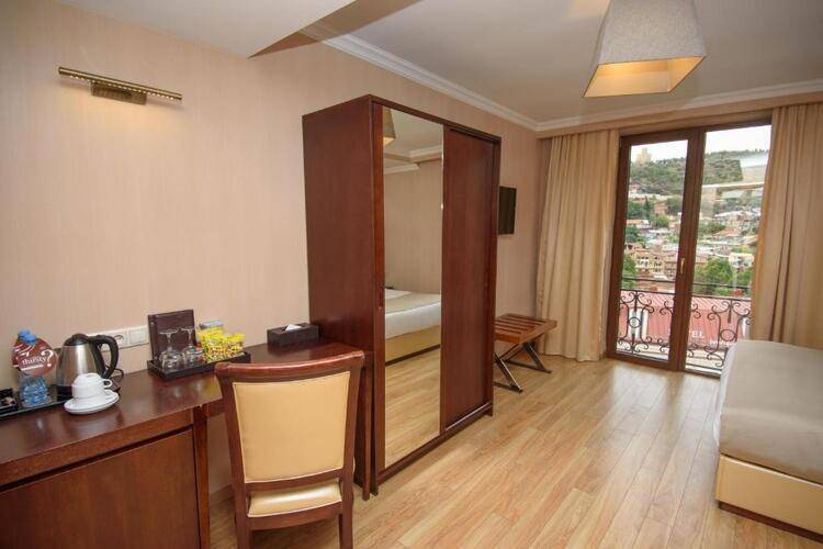 Kmm Hotel