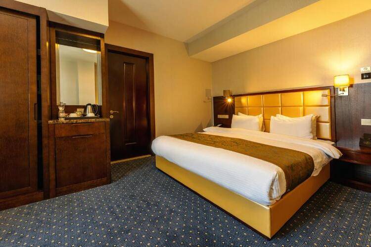 Kmm Hotel