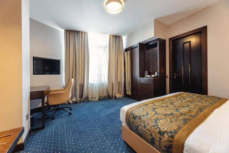 Kmm Hotel