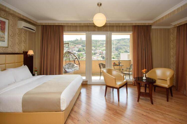 Kmm Hotel