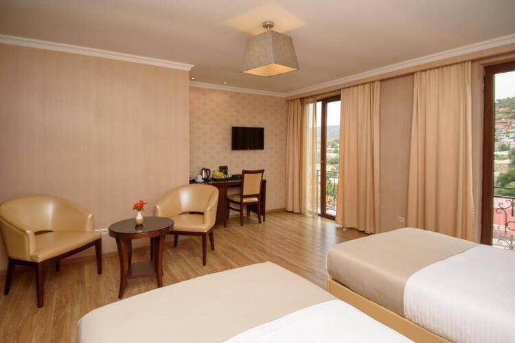 Kmm Hotel