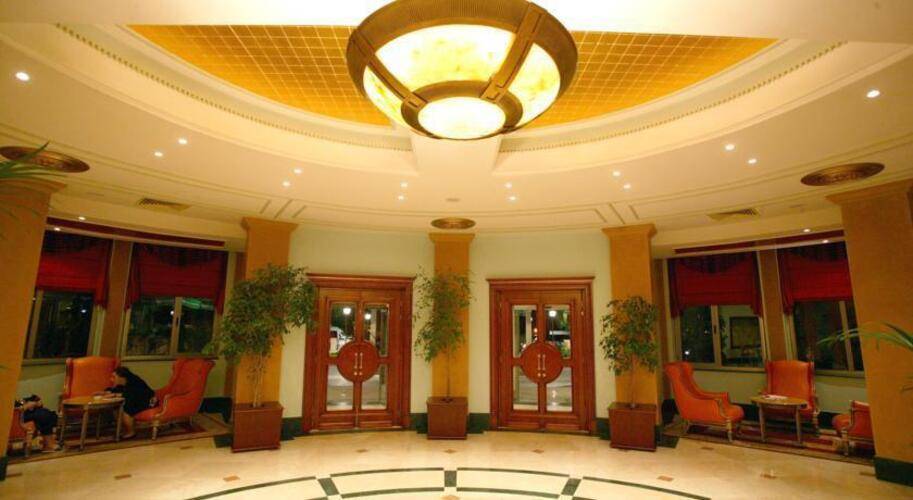 Intourist Palace Hotel