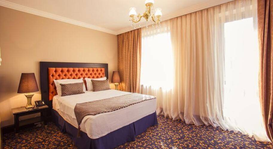 Intourist Palace Hotel