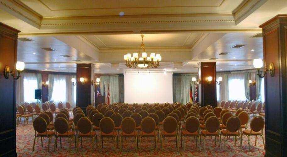 Intourist Palace Hotel