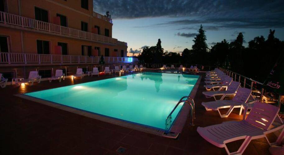 Intourist Palace Hotel
