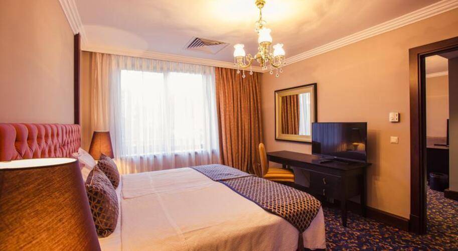 Intourist Palace Hotel