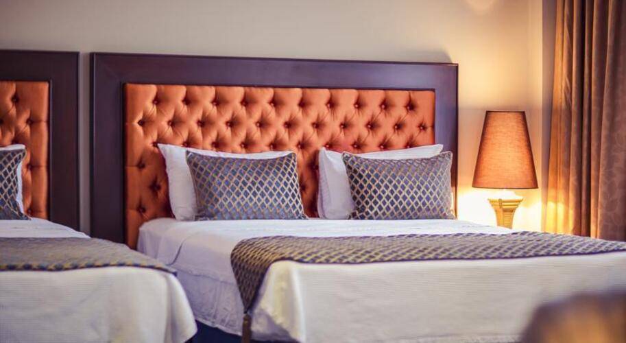 Intourist Palace Hotel