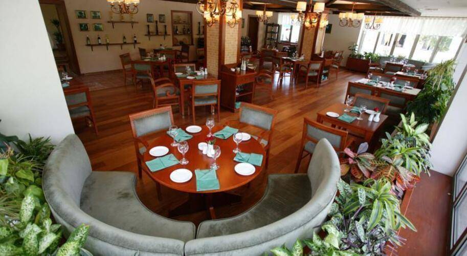Intourist Palace Hotel