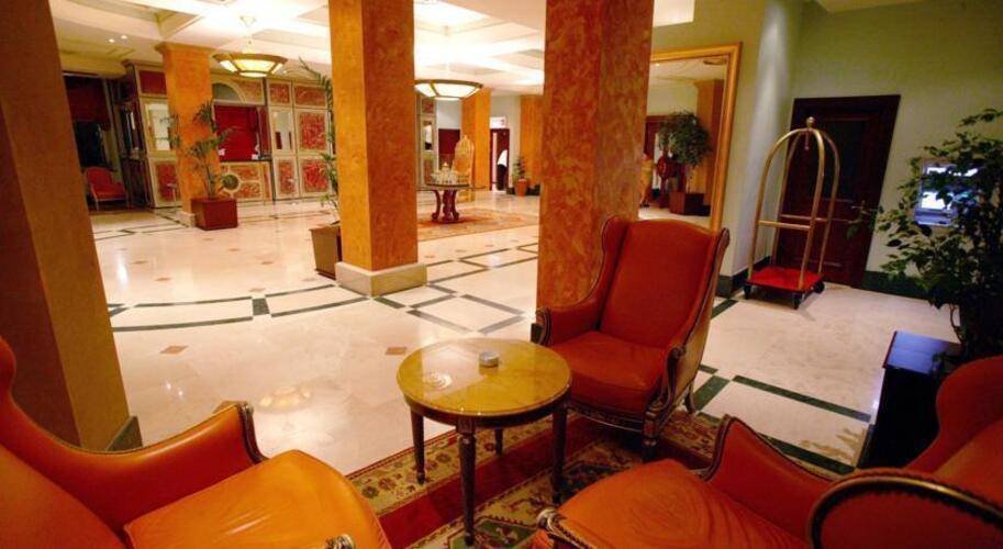 Intourist Palace Hotel