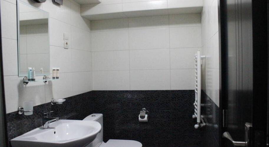 Good Aura Hotel