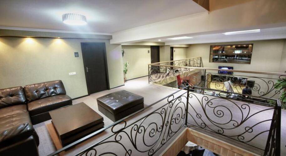 Good Aura Hotel