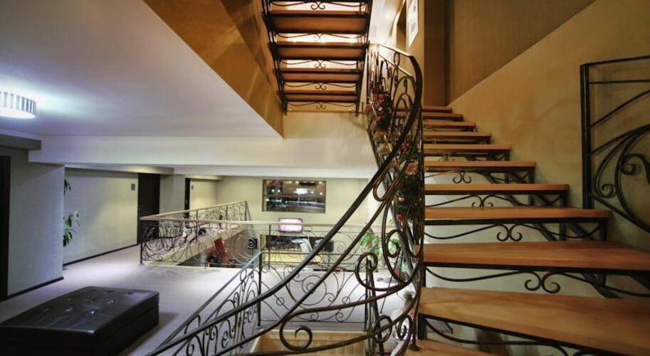 Good Aura Hotel